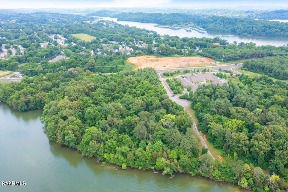 8 acres in Knox County, Tennessee