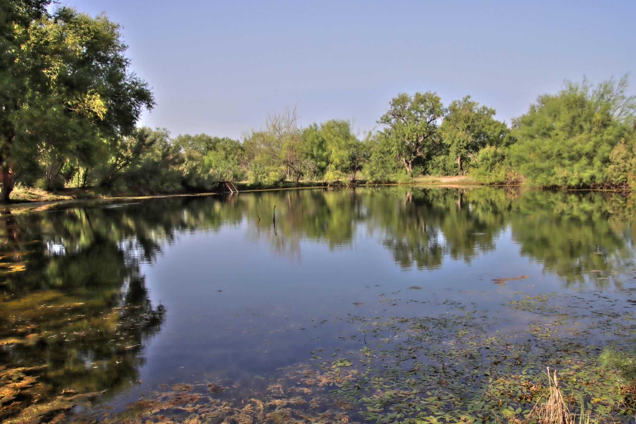 548 acres in Dimmit County, Texas