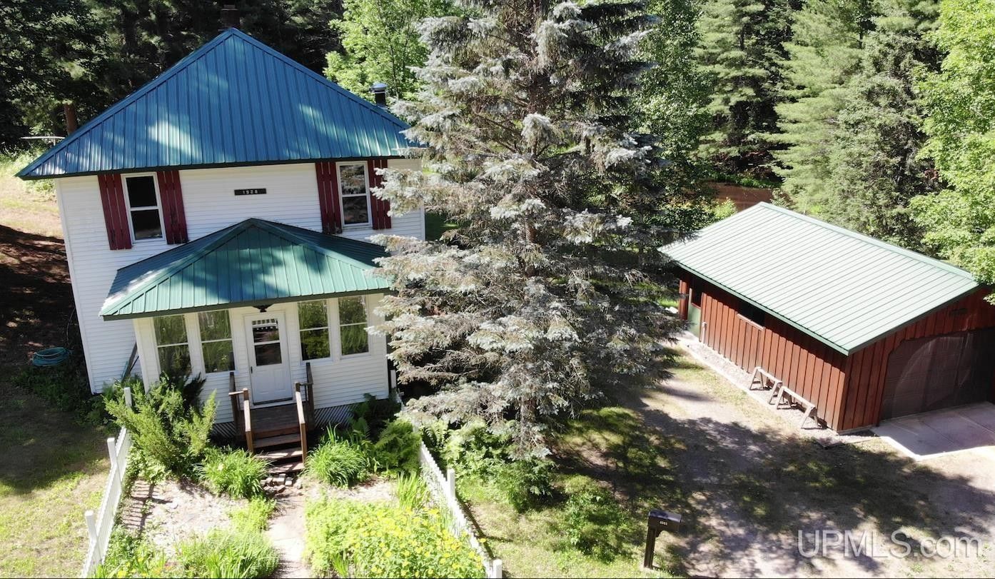 19 acres in Houghton County, Michigan