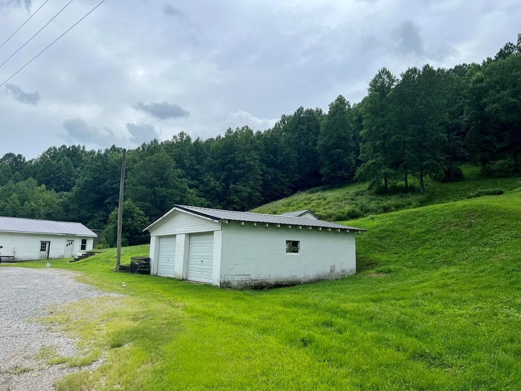 7 acres in Knott County, Kentucky