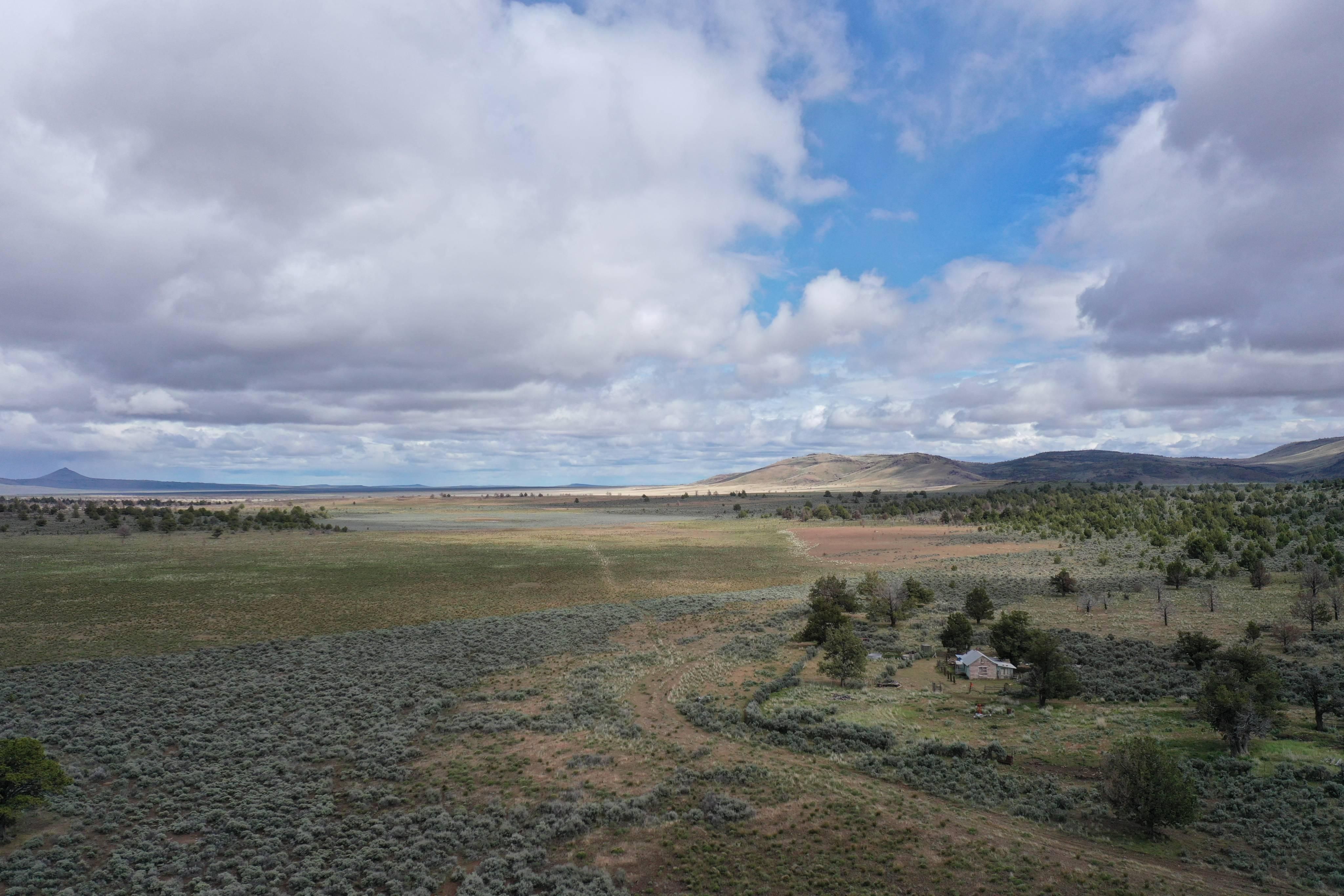 640 acres in Lake County, Oregon