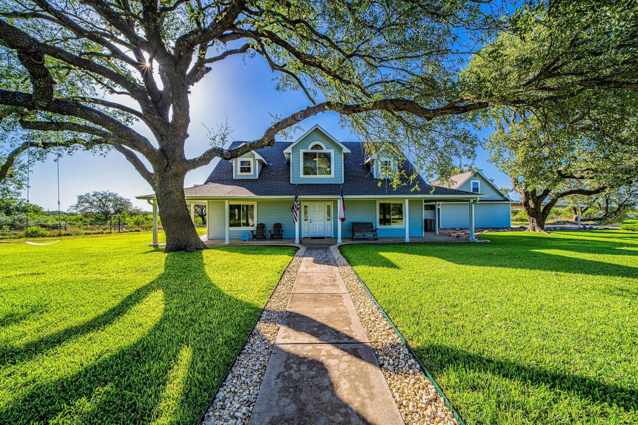 10.28 acres in Uvalde County, Texas