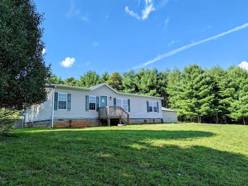 7.33 acres in Floyd County, Virginia