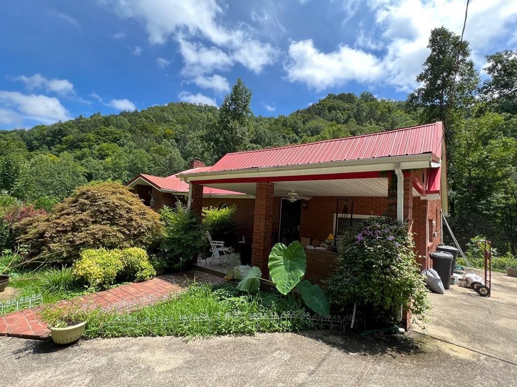 138 acres in Knott County, Kentucky