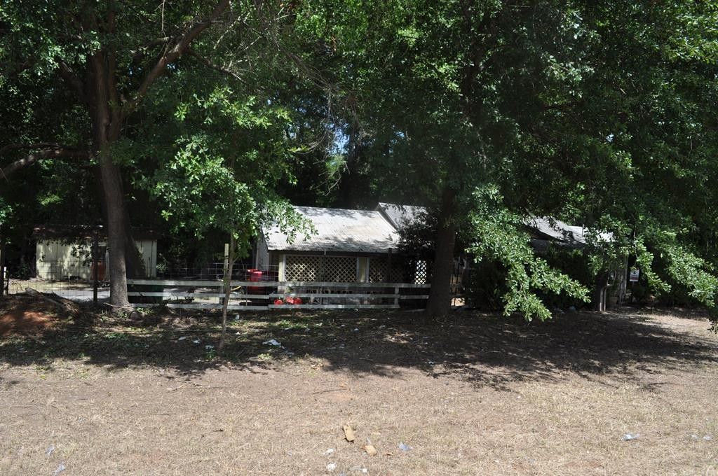 2 acres in Anderson County, Texas