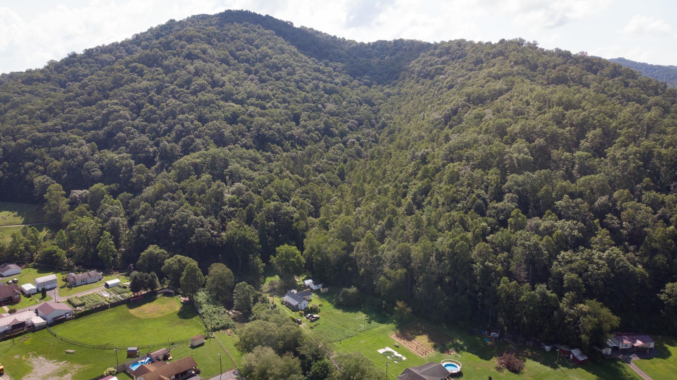 67 acres in Wyoming County, West Virginia