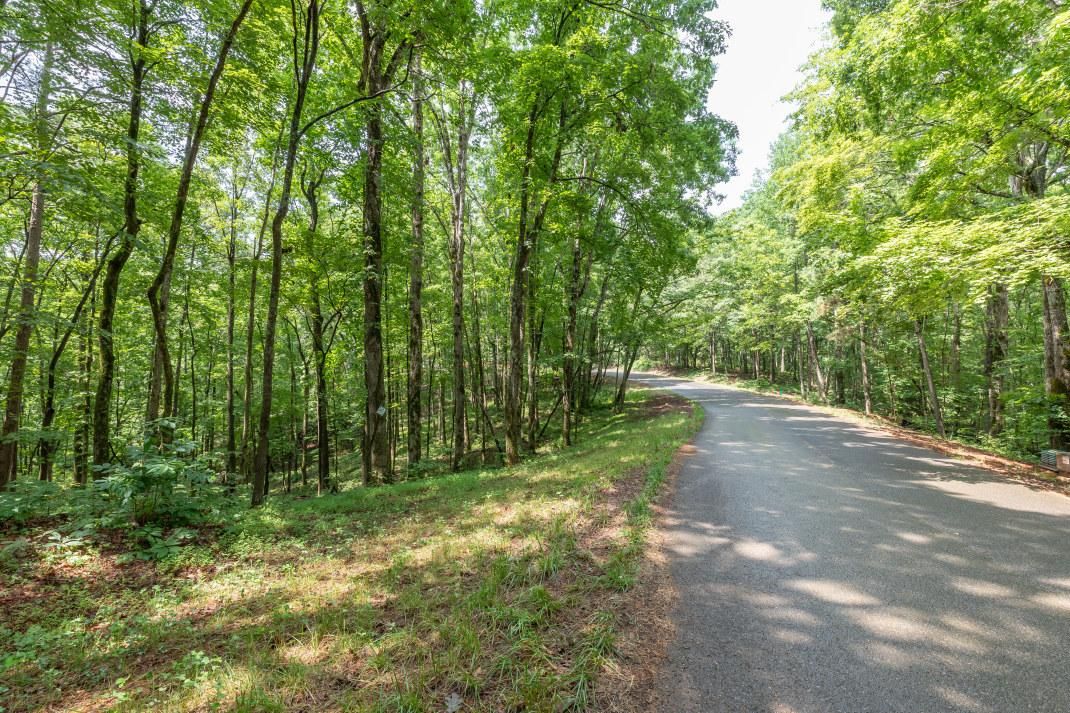 1.69 acres in Gilmer County,