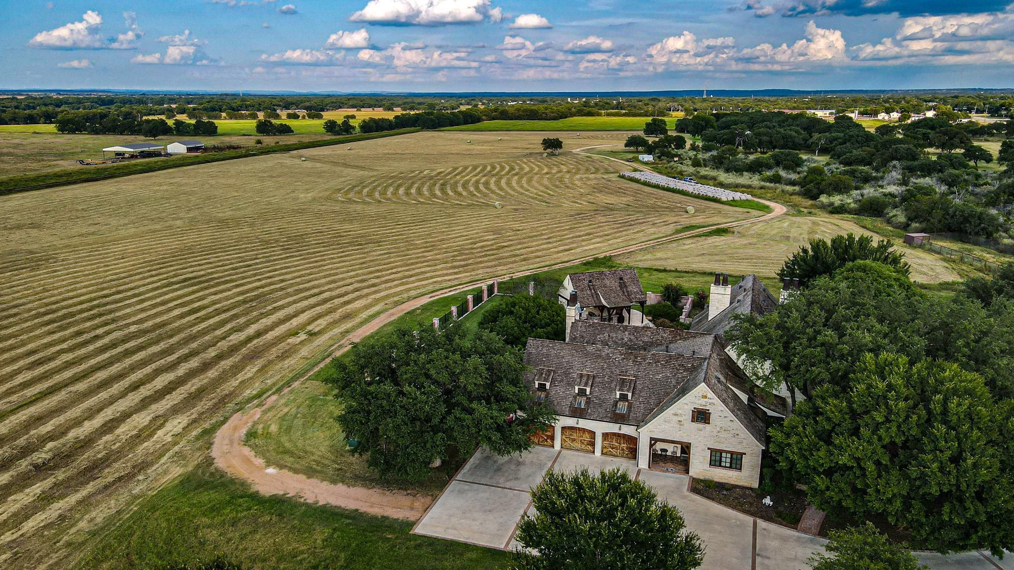 2802 W. Wallace, San Saba, TX 76877