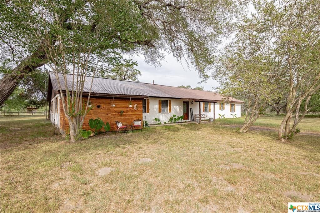 2.25 acres in Dewitt County, Texas