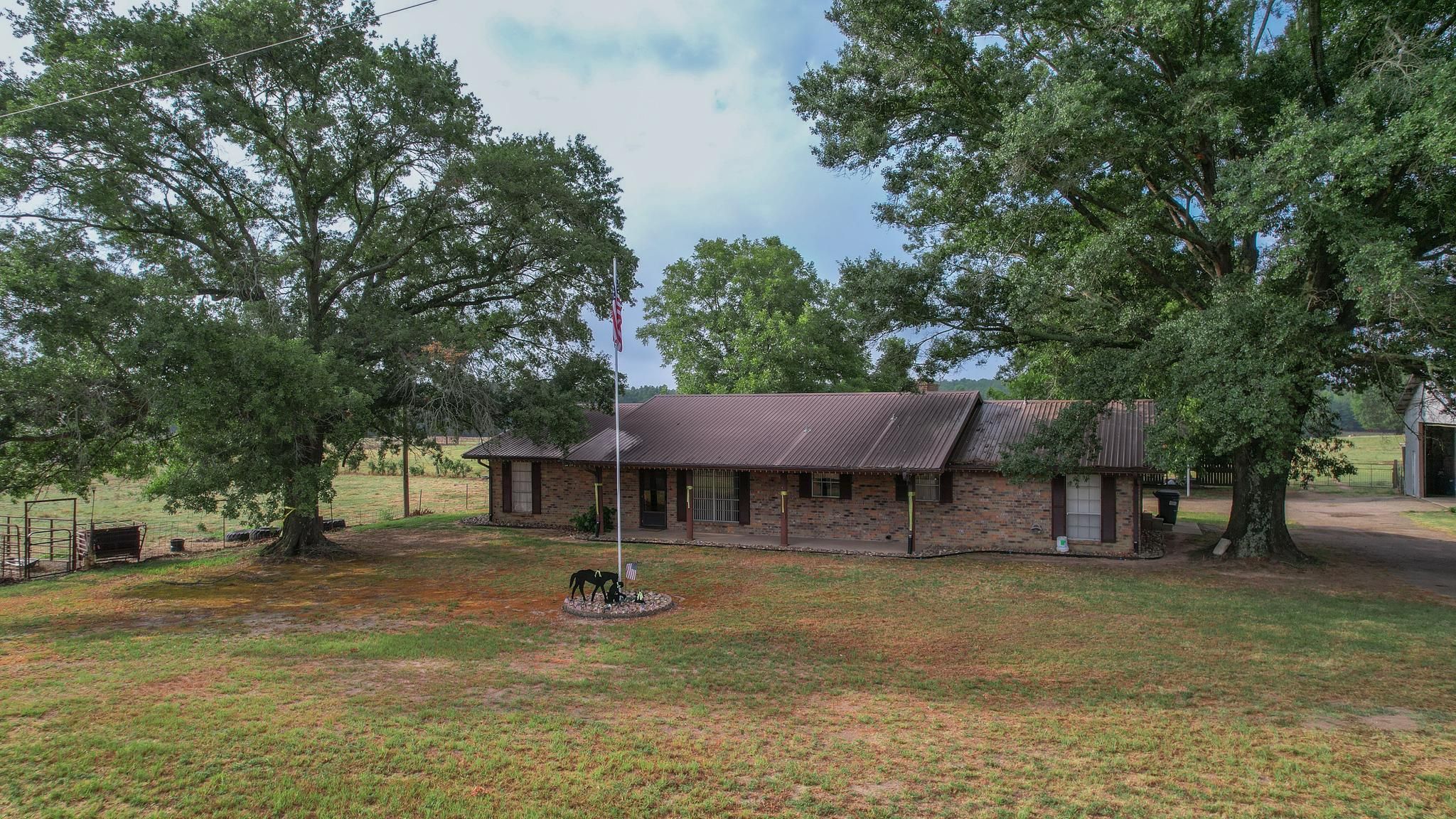 77.69 acres in Daingerfield, TX, 75638 MLS Country Cattle Ranch with