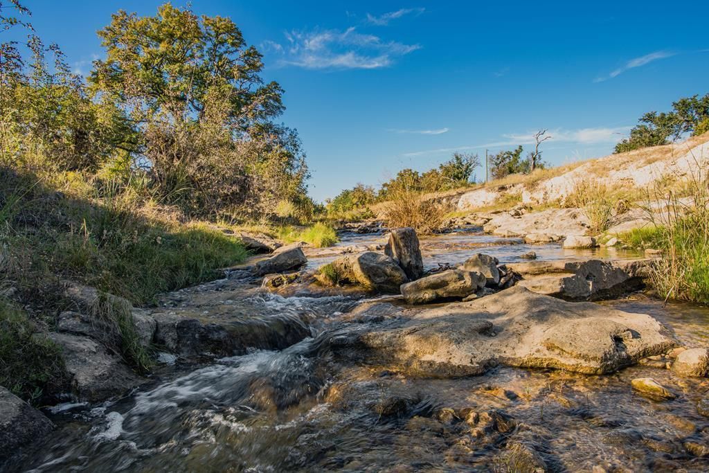 27.5 acres in Gillespie County, Texas