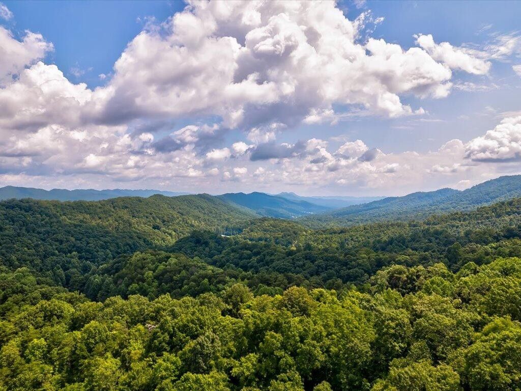 150 acres in Hawkins County, Tennessee