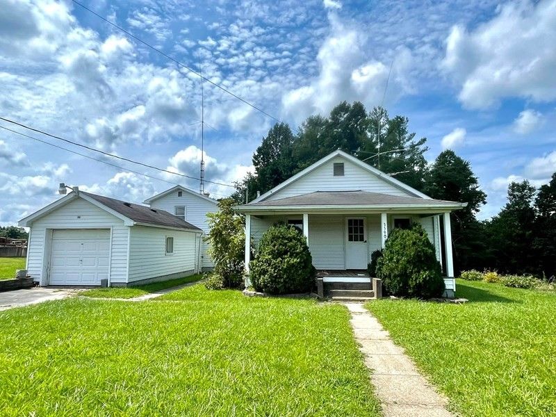 1.76 acres in Roane County, West Virginia