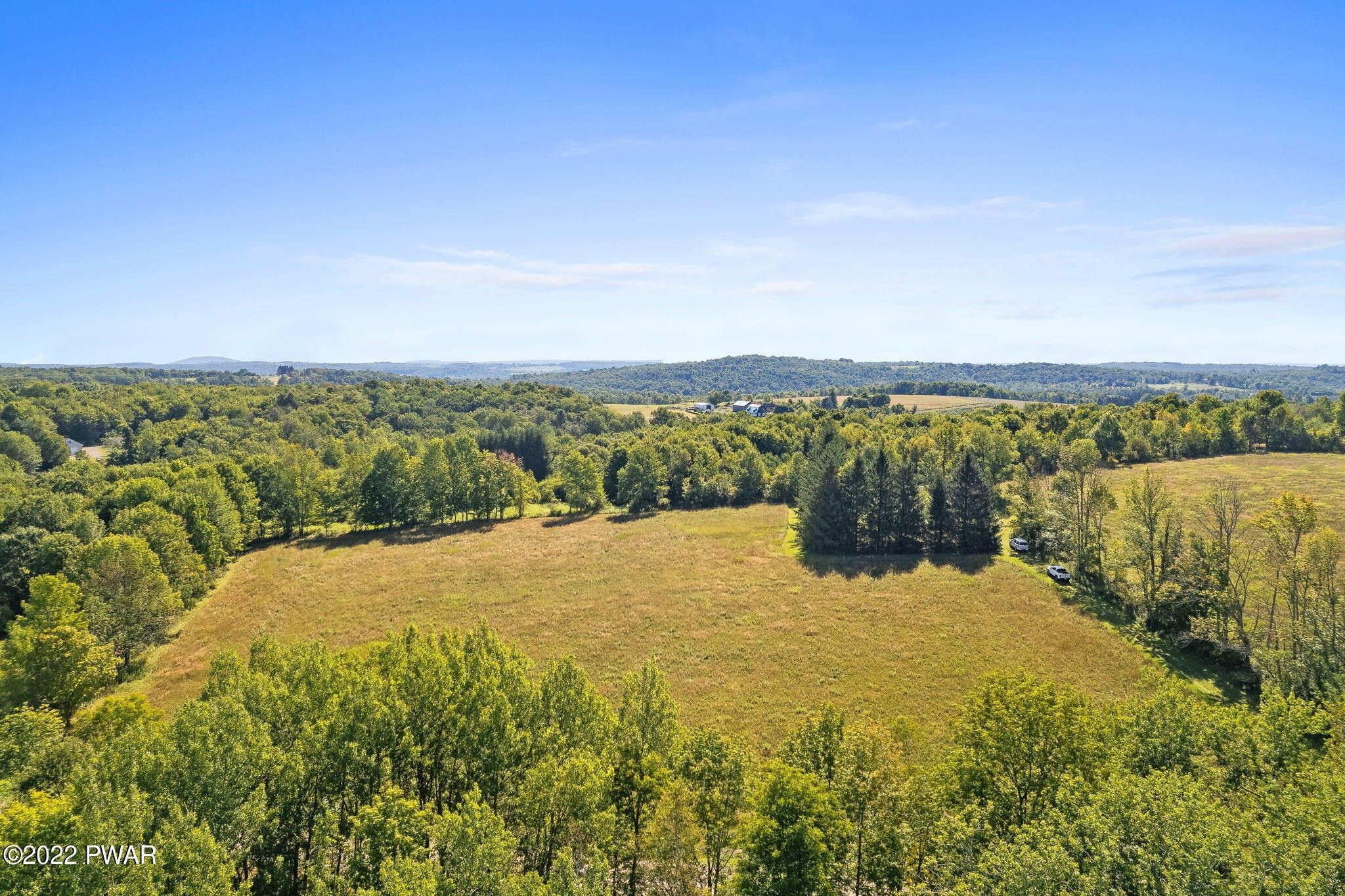 2.4 acres in Wayne County, Pennsylvania