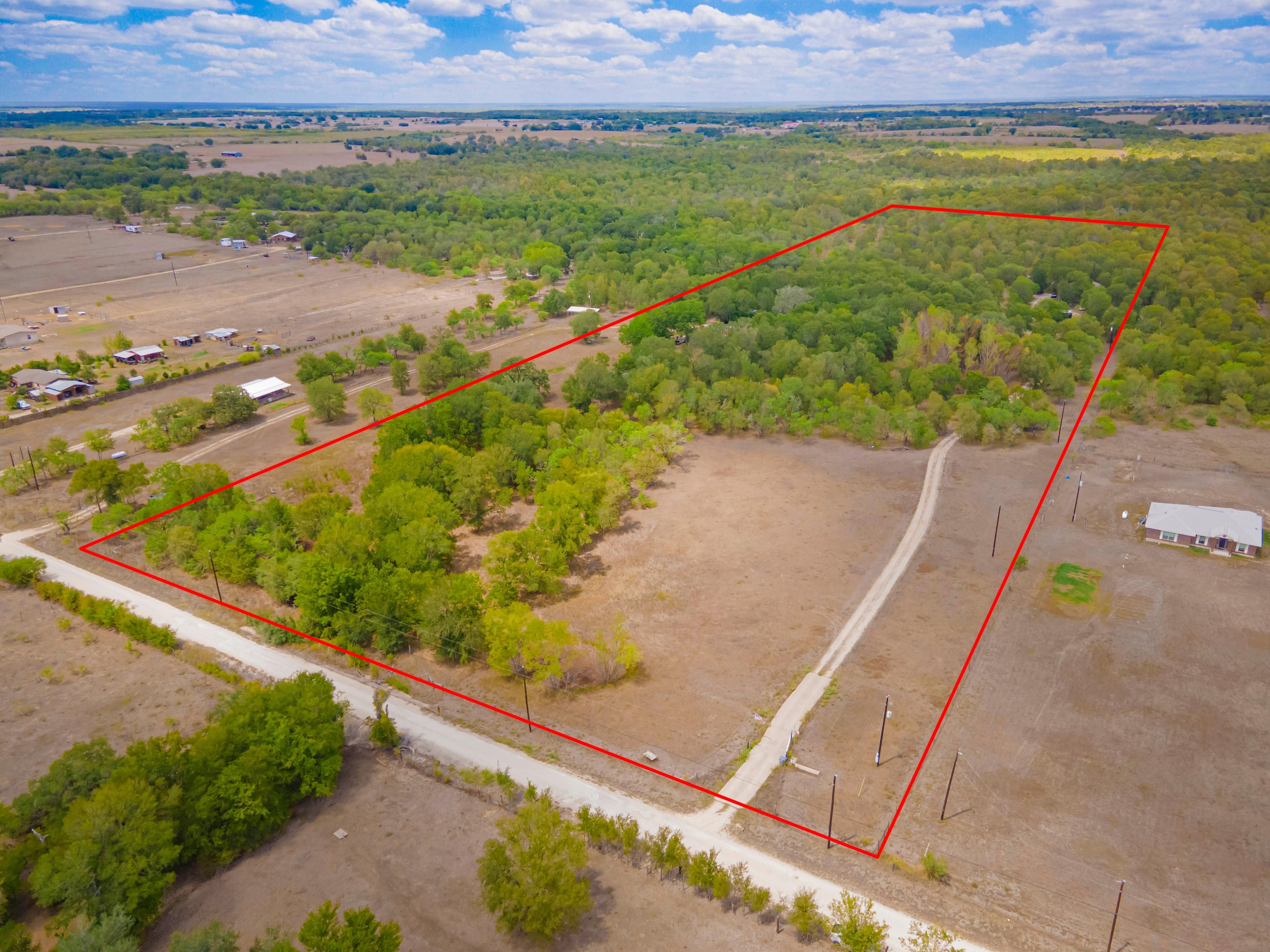 11.6 acres in Caldwell County, Texas