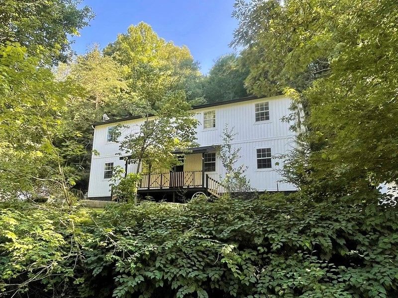 5 acres in Clay County, West Virginia