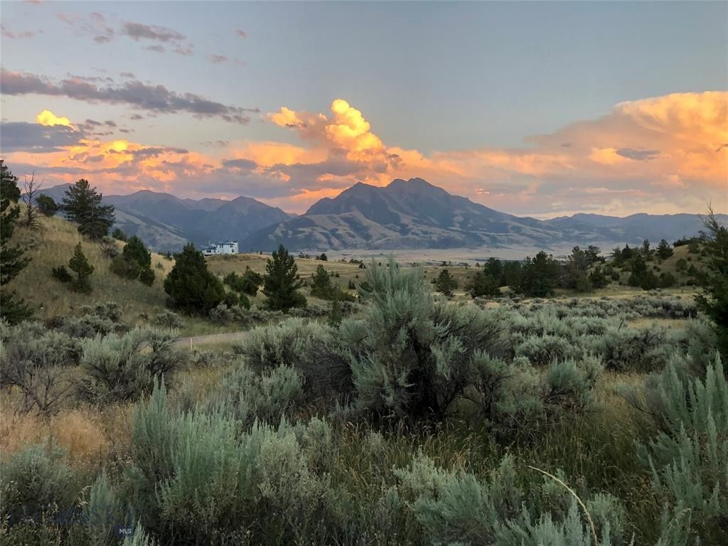 2.1 acres in Park County, Montana
