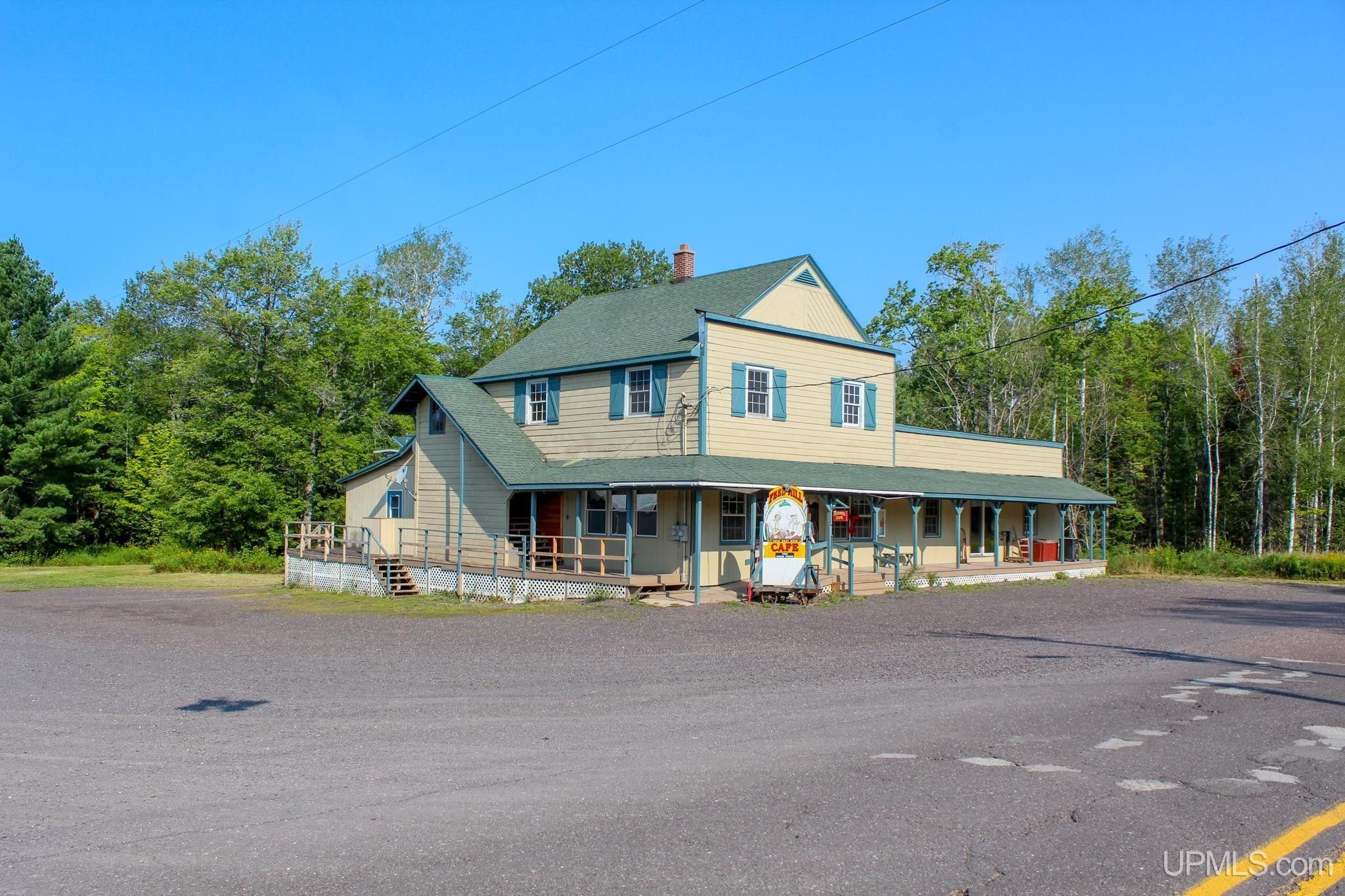 2 acres in Houghton County, Michigan