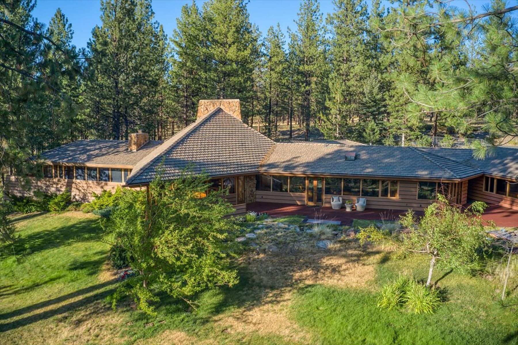 2.5 acres in Deschutes County, Oregon