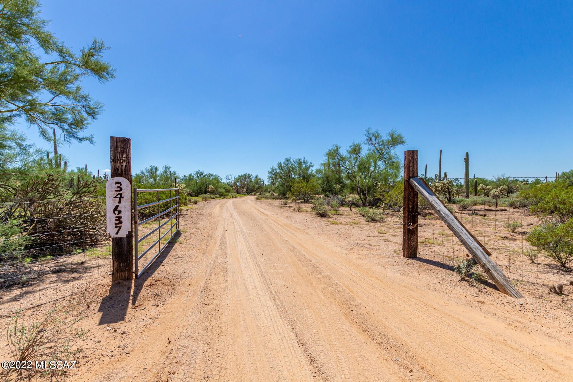 10 acres in Pima County, Arizona