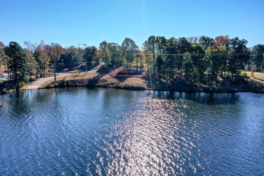 1 acres in Carroll County, Tennessee