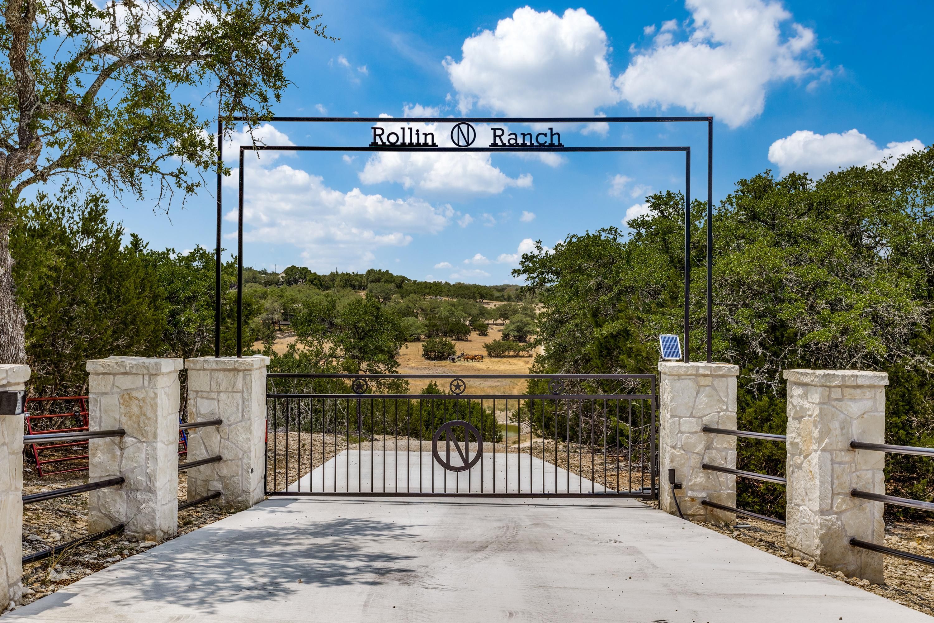 271 Rollin N Ranch Rd, Blanco, TX 78606 MLS 1624497