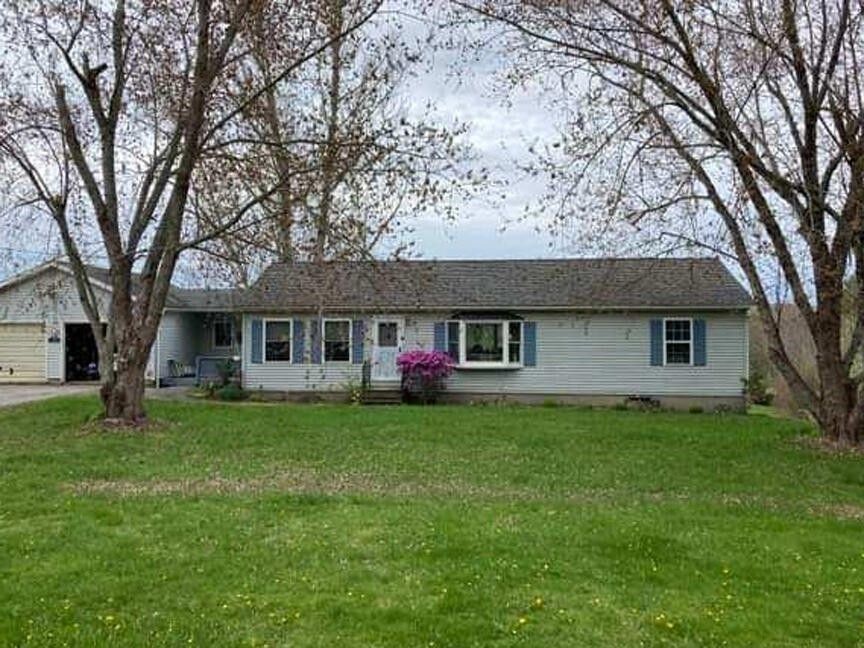 1.5 acres in Knox County, Maine