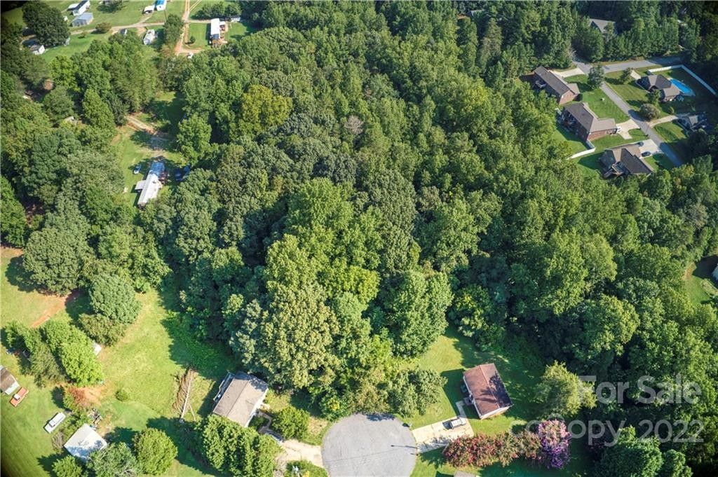 2.5 acres in Catawba County, North Carolina