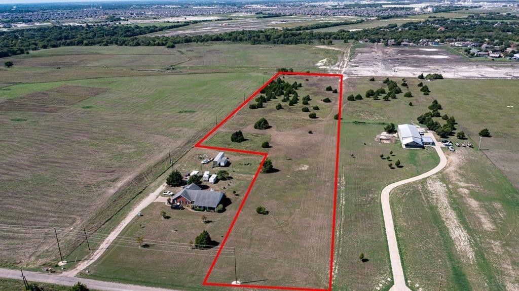 8.14 acres in Ellis County, Texas