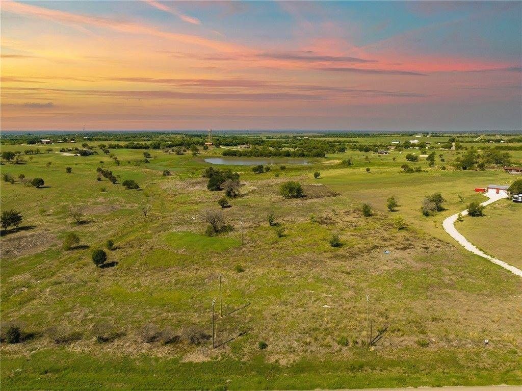 10.01 acres in McLennan County, Texas