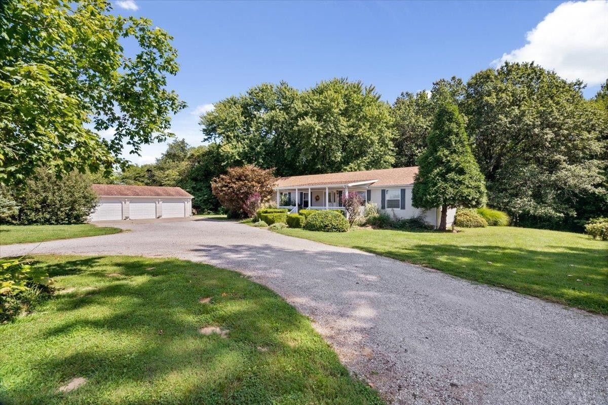 4.5 acres in Gibson County, Indiana