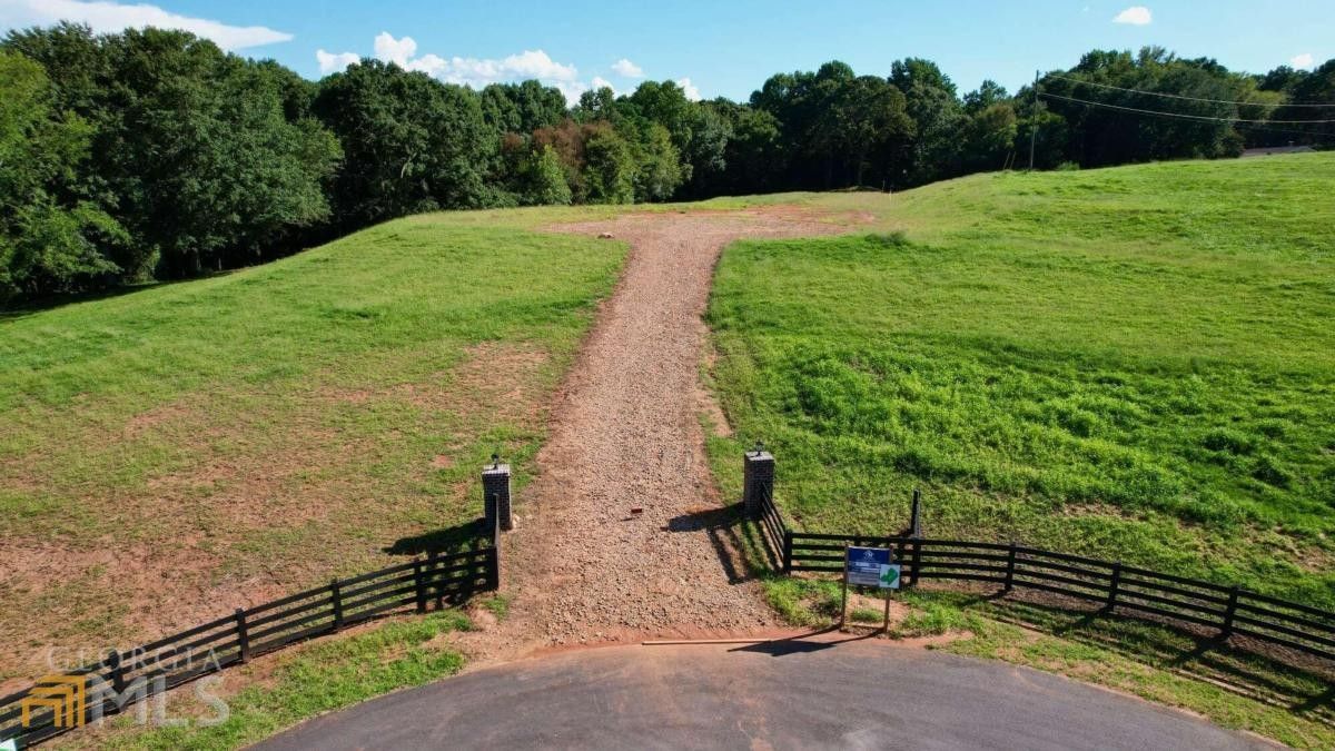 8 acres in Jackson County,