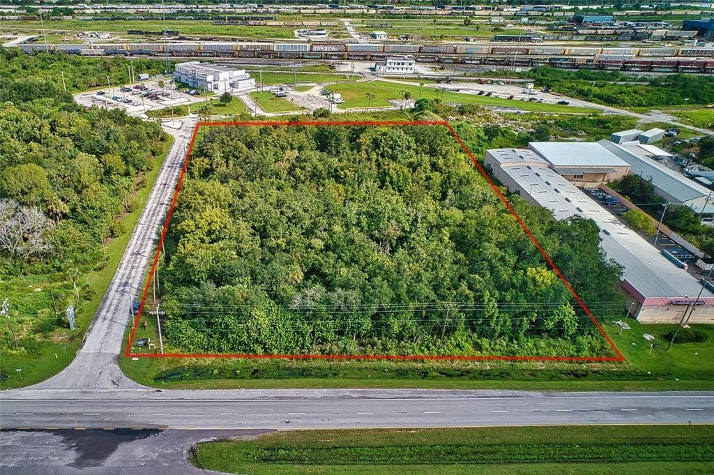 2.94 acres in Hillsborough County, Florida