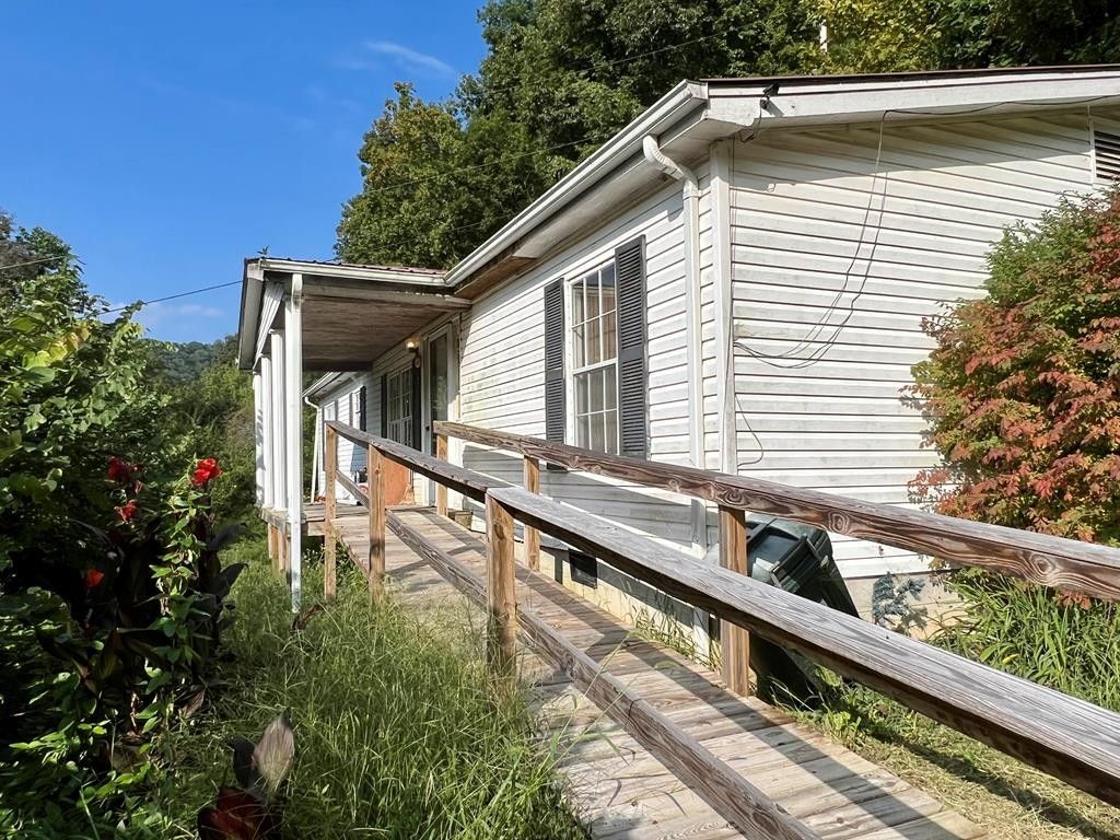 20 acres in Floyd County, Kentucky