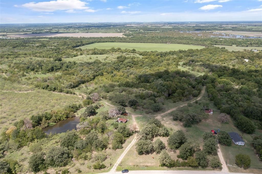588 acres in Ellis County, Texas