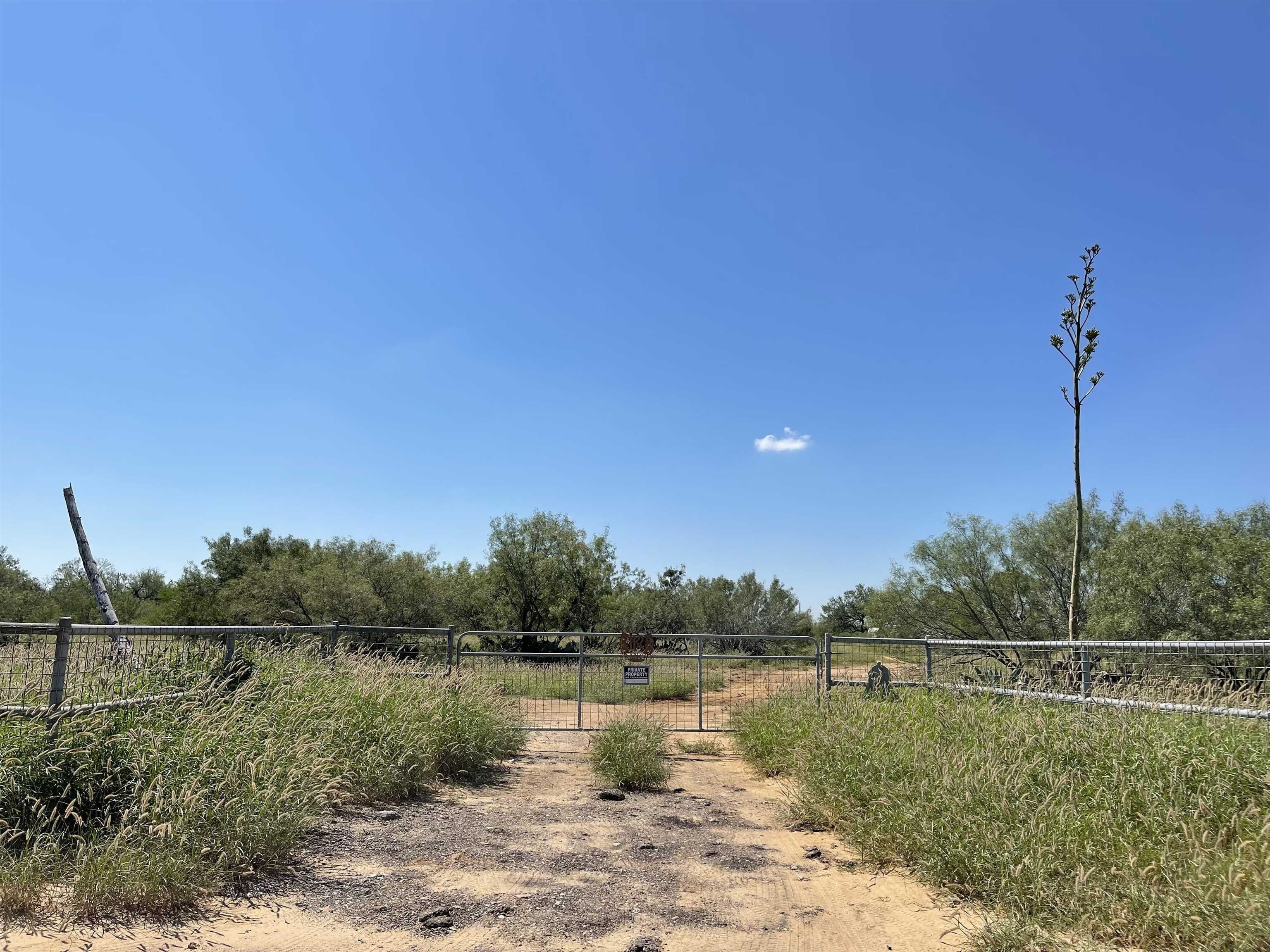 34.25 acres in La Salle County, Texas