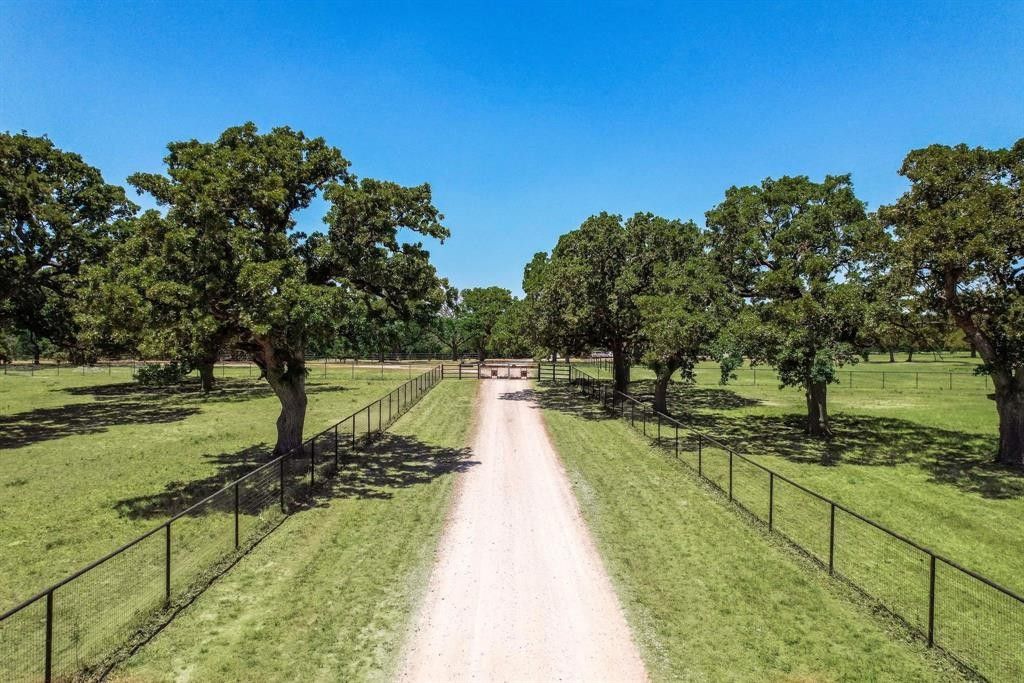 10 acres in Kaufman County, Texas