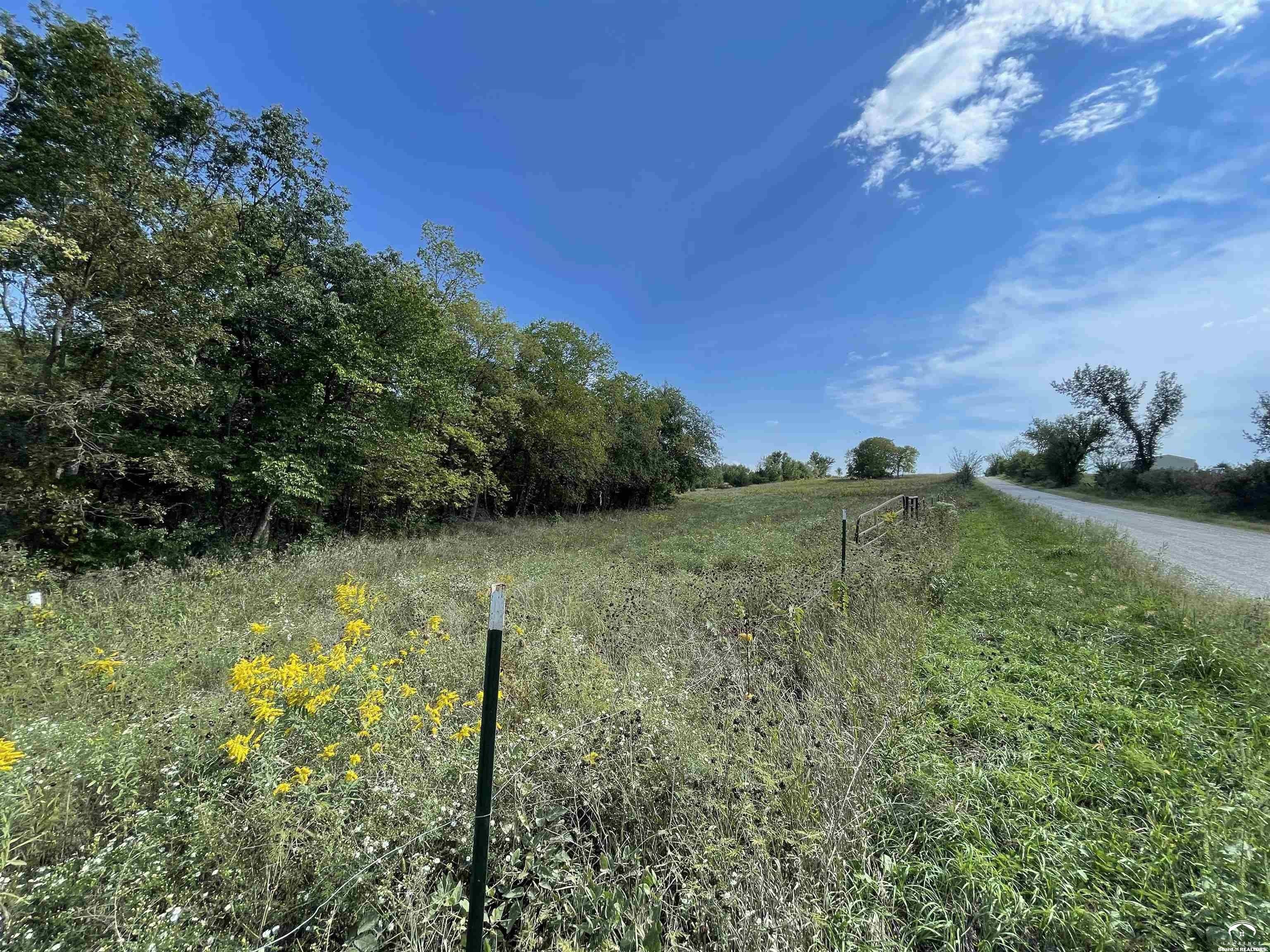 10.85 acres in Jefferson County, Kansas