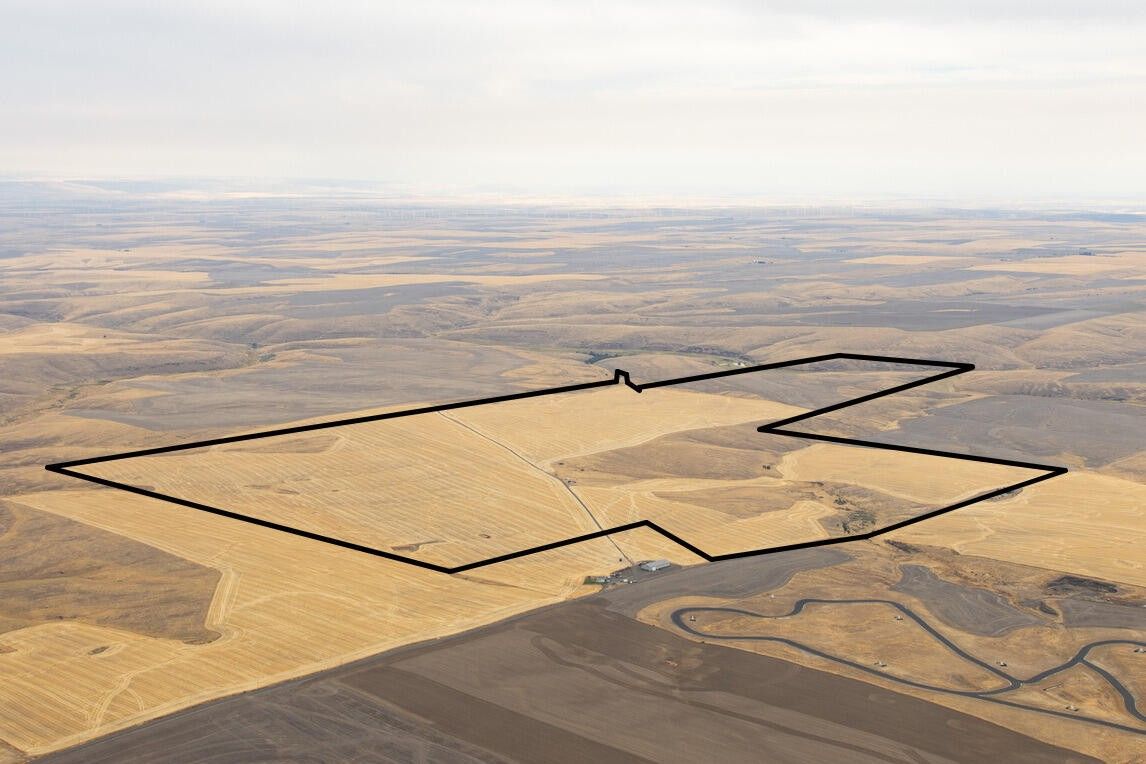 898 acres in Sherman County, Oregon