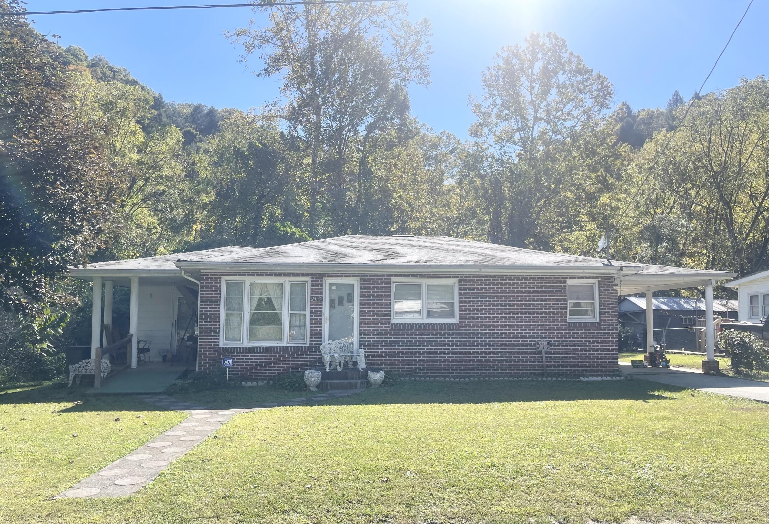 1.5 acres in Dickenson County, Virginia