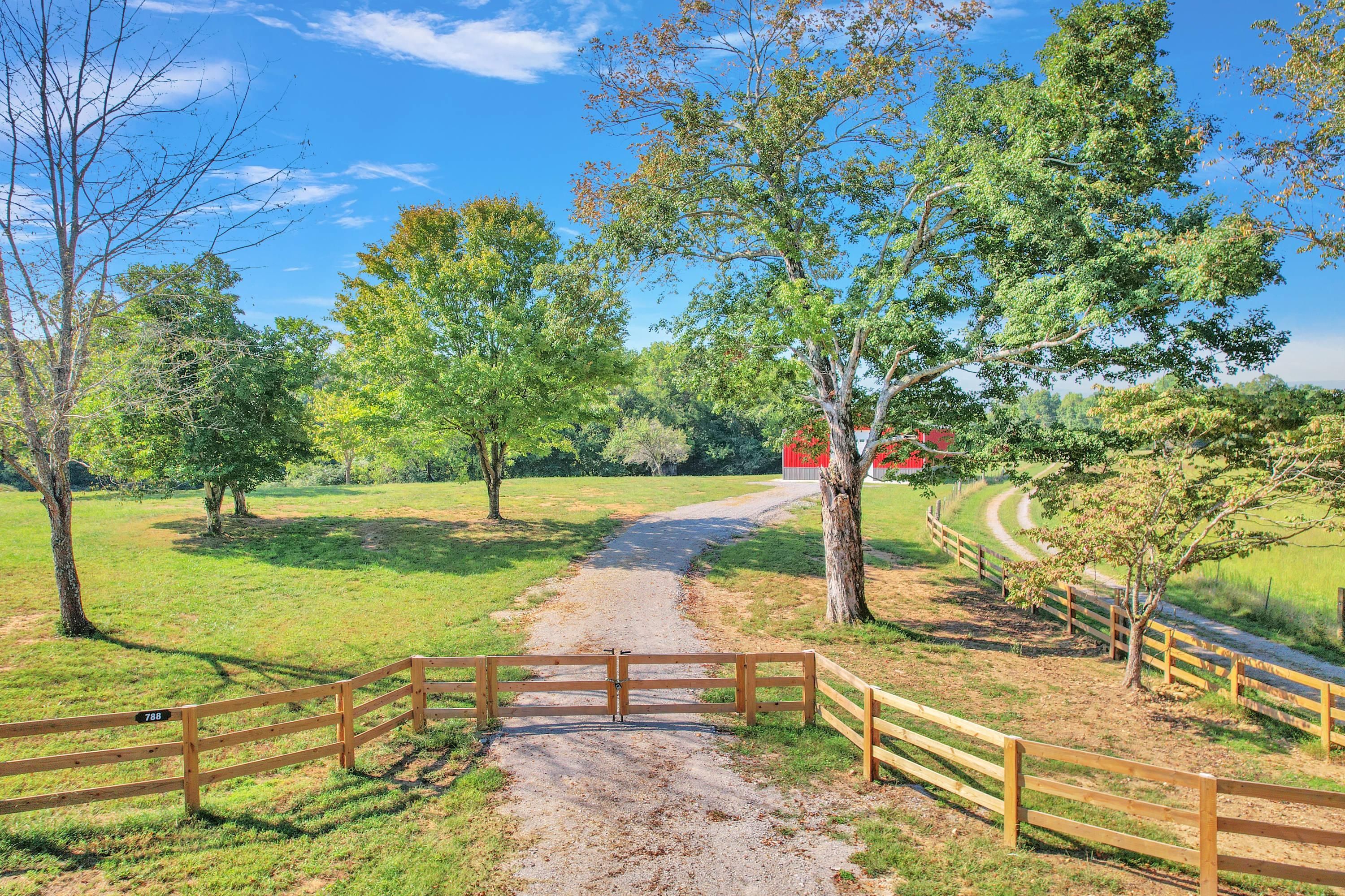 11 acres in Giles County, Tennessee