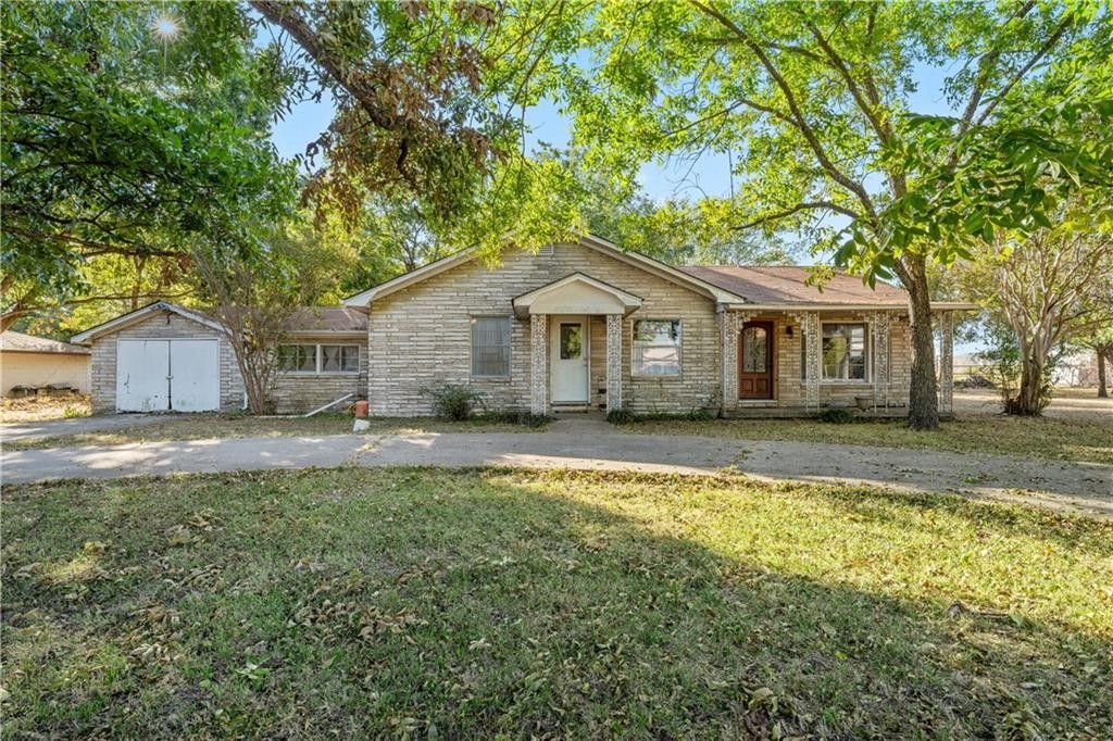 2.49 acres in Falls County, Texas