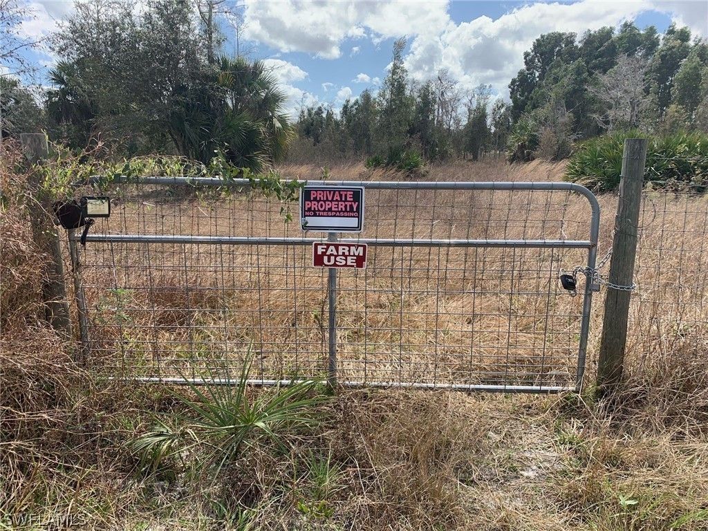 6 acres in Lee County, Florida
