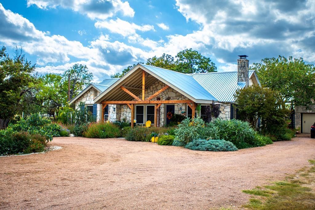 1.44 acres in Kerr County, Texas