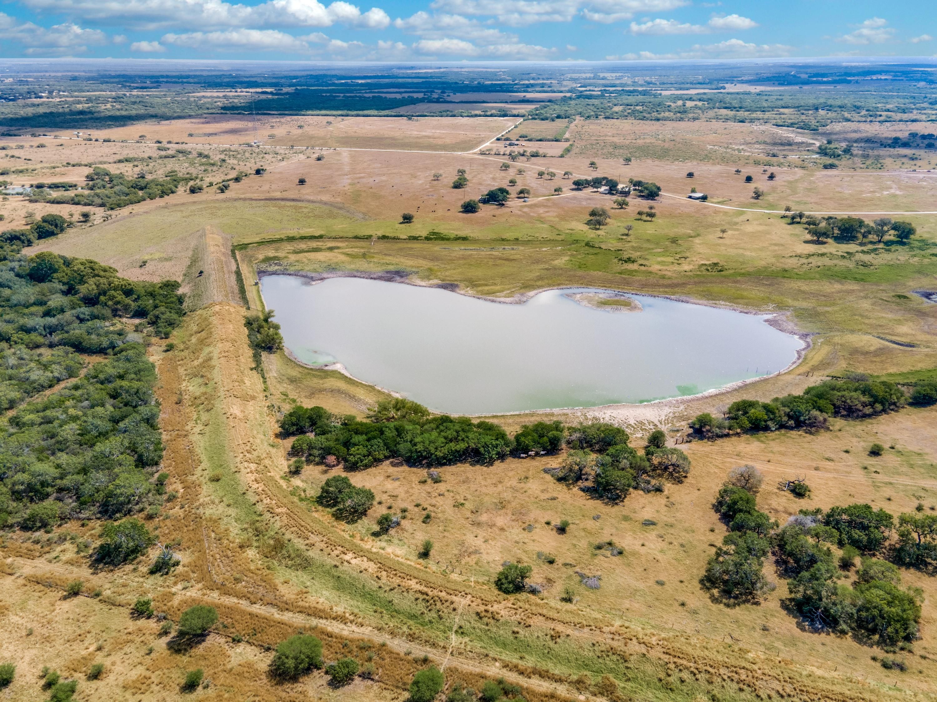 555 acres in Karnes County, Texas