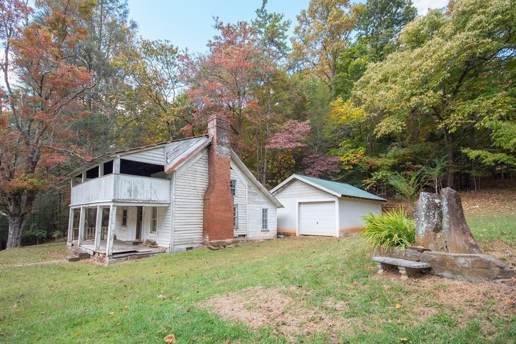 10 acres in Macon County, North Carolina