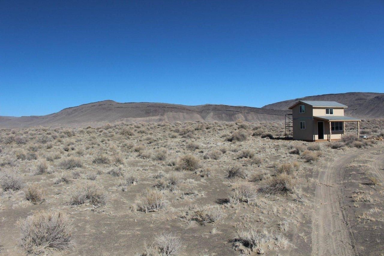 320 acres in Lake County, Oregon