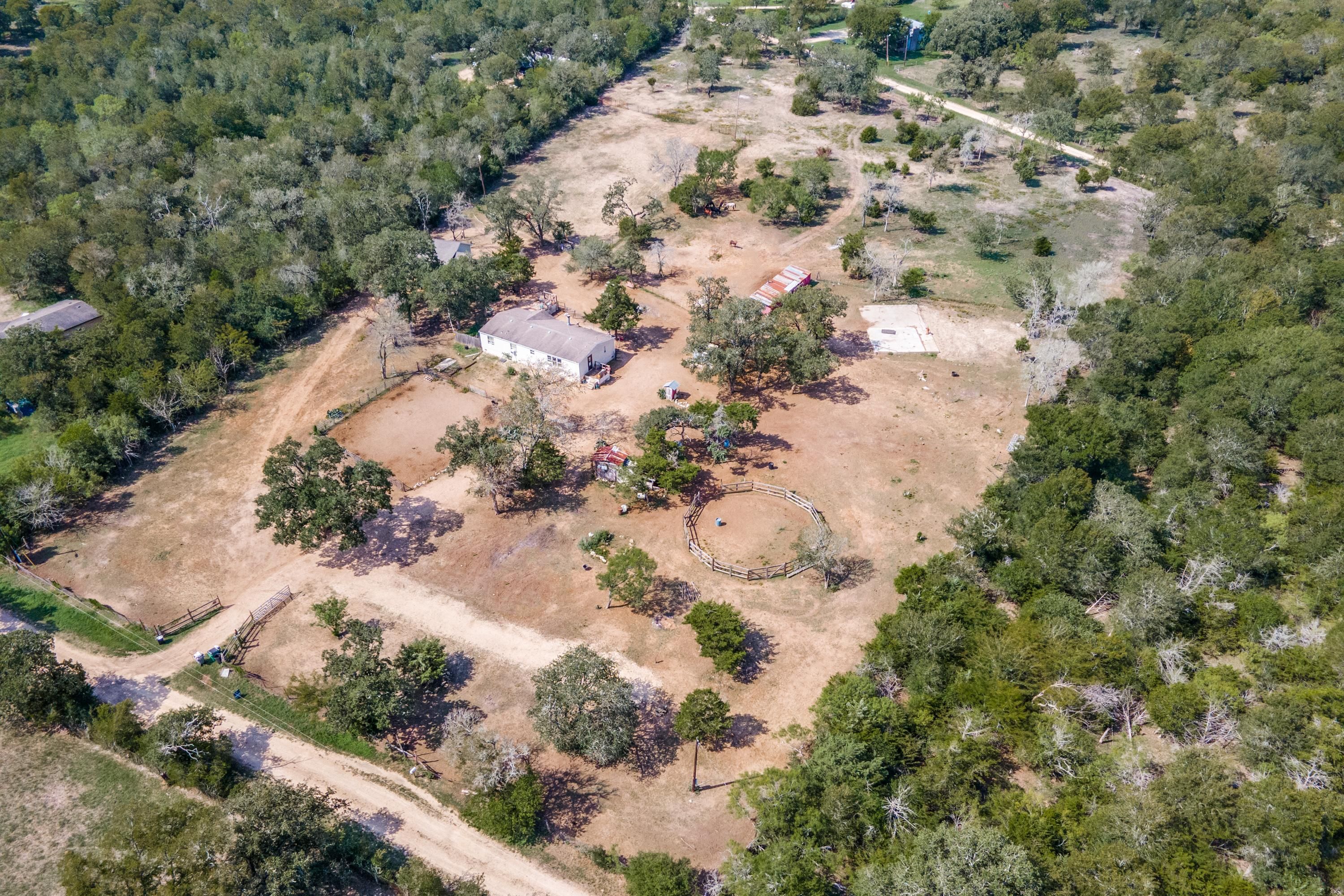 6 acres in Caldwell County, Texas