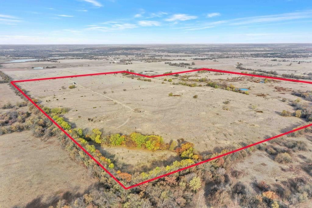 140 acres in Montgomery County, Kansas