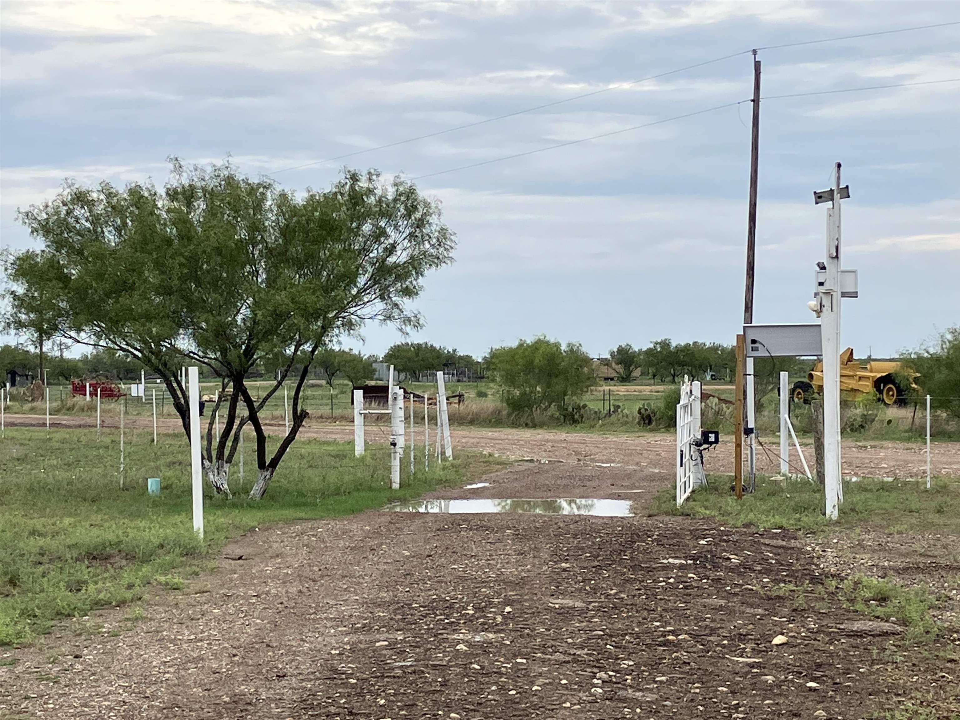 4 acres in b County, Texas